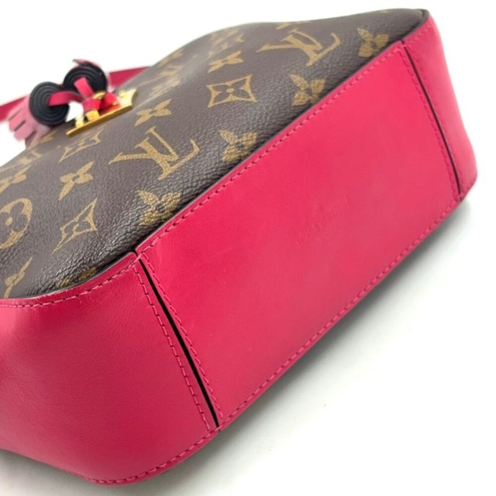 Louis Vuitton Saintonge Monogram Shoulder Bag - Picture 8 of 10